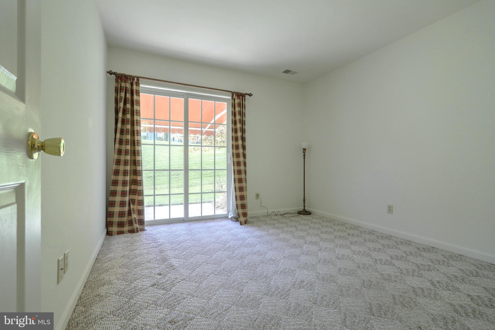 LONGSTOWN VILLAGE - Residential
