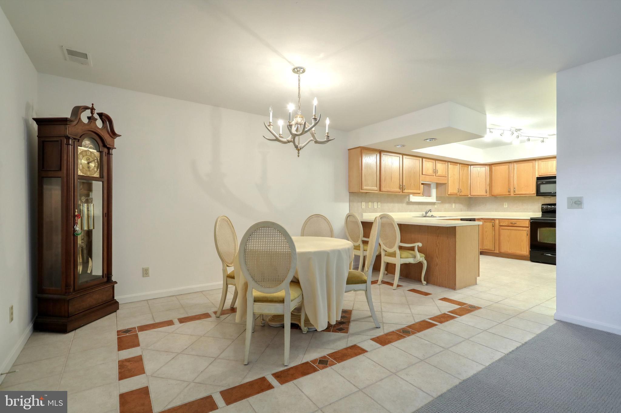 LONGSTOWN VILLAGE - Residential
