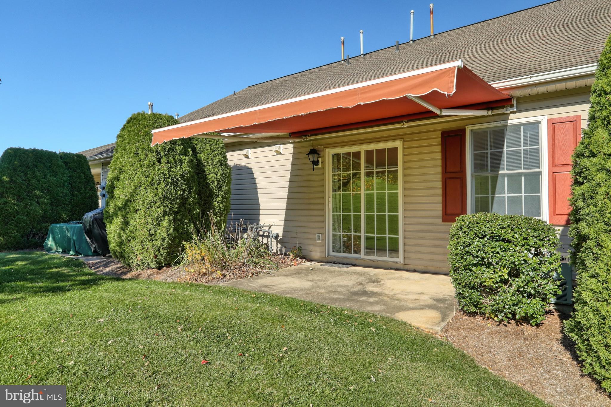 LONGSTOWN VILLAGE - Residential