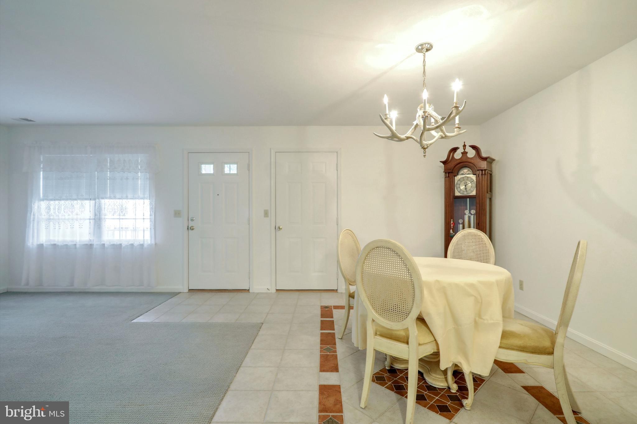 LONGSTOWN VILLAGE - Residential