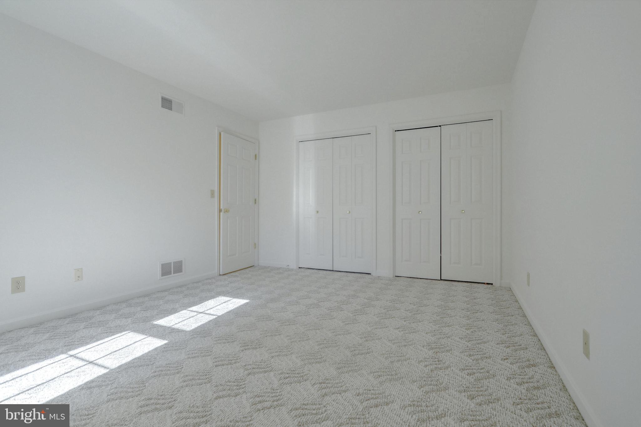 LONGSTOWN VILLAGE - Residential