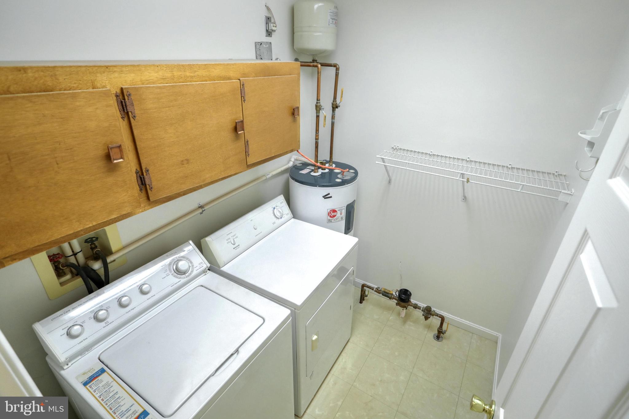 LONGSTOWN VILLAGE - Residential