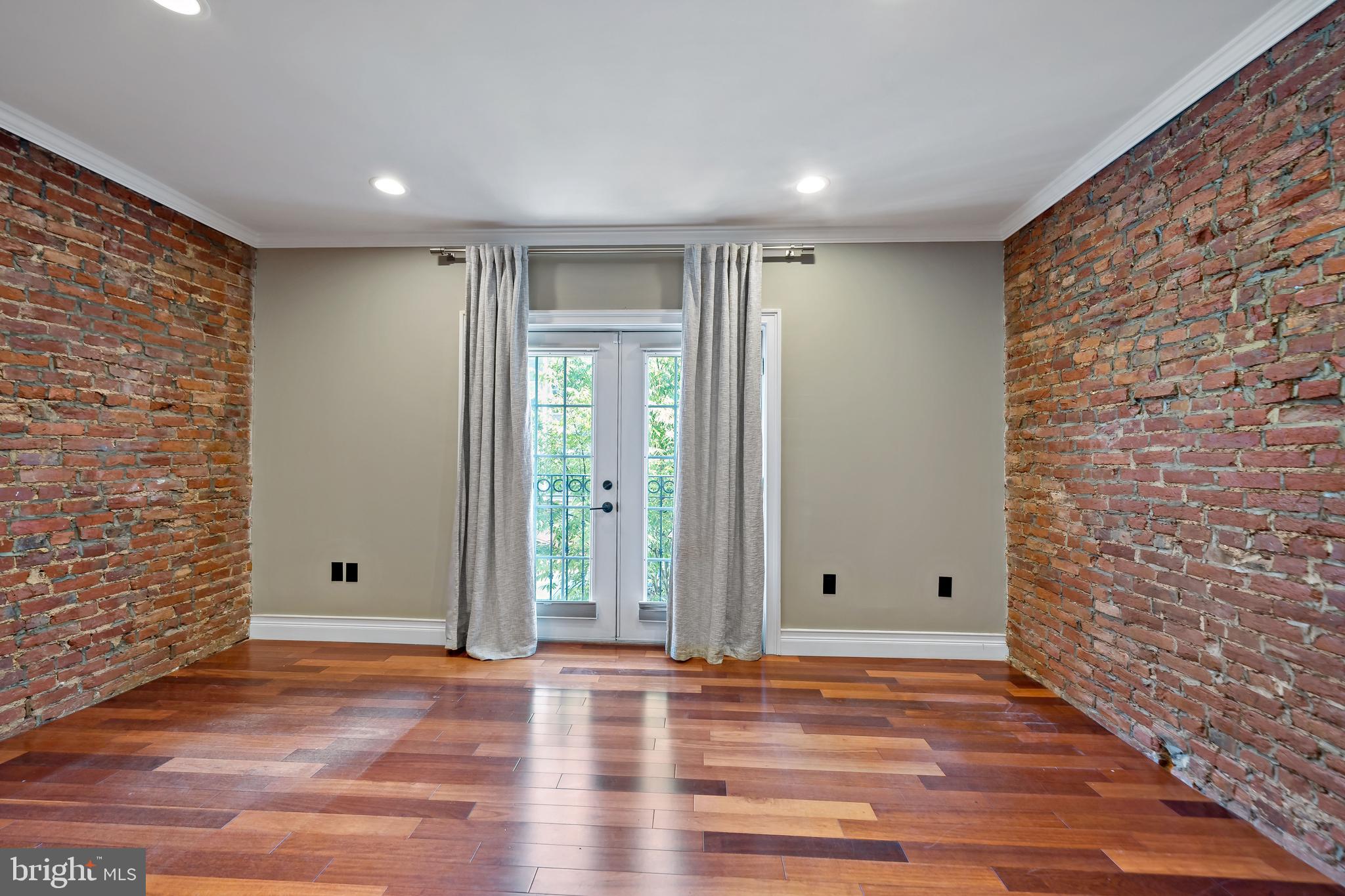 GRADUATE HOSPITAL - Residential