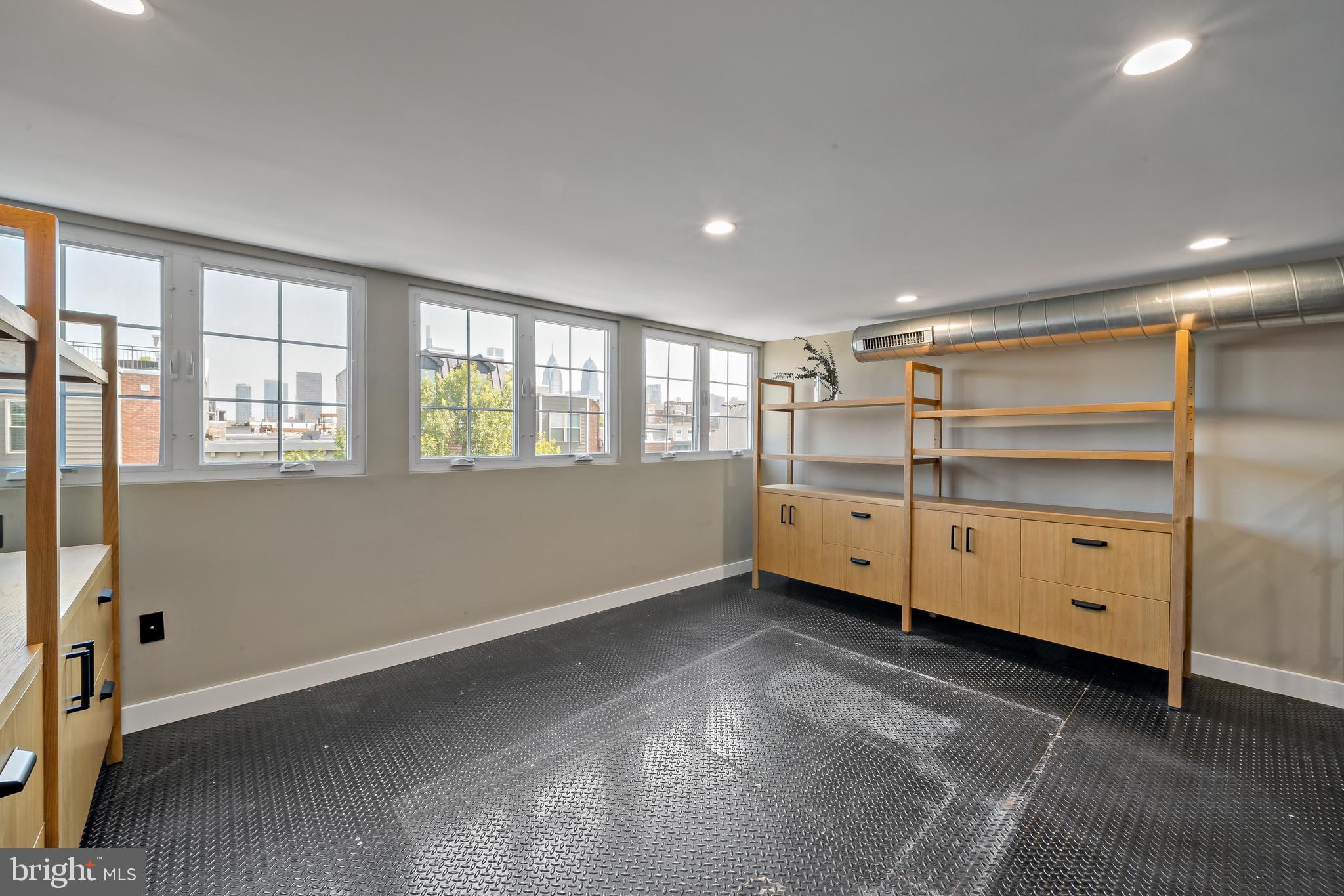 GRADUATE HOSPITAL - Residential