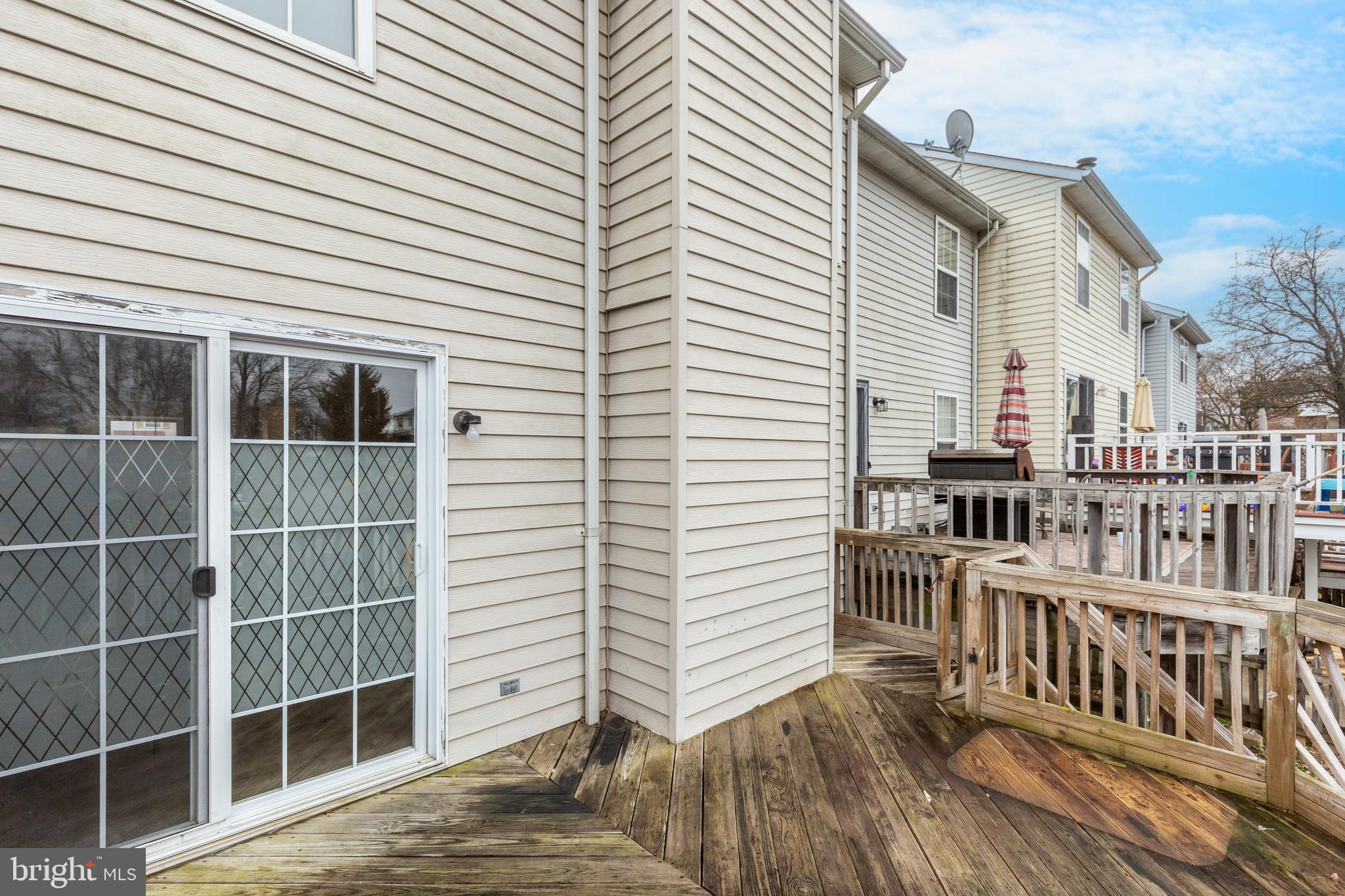 SMALL CROSSINGS - Residential