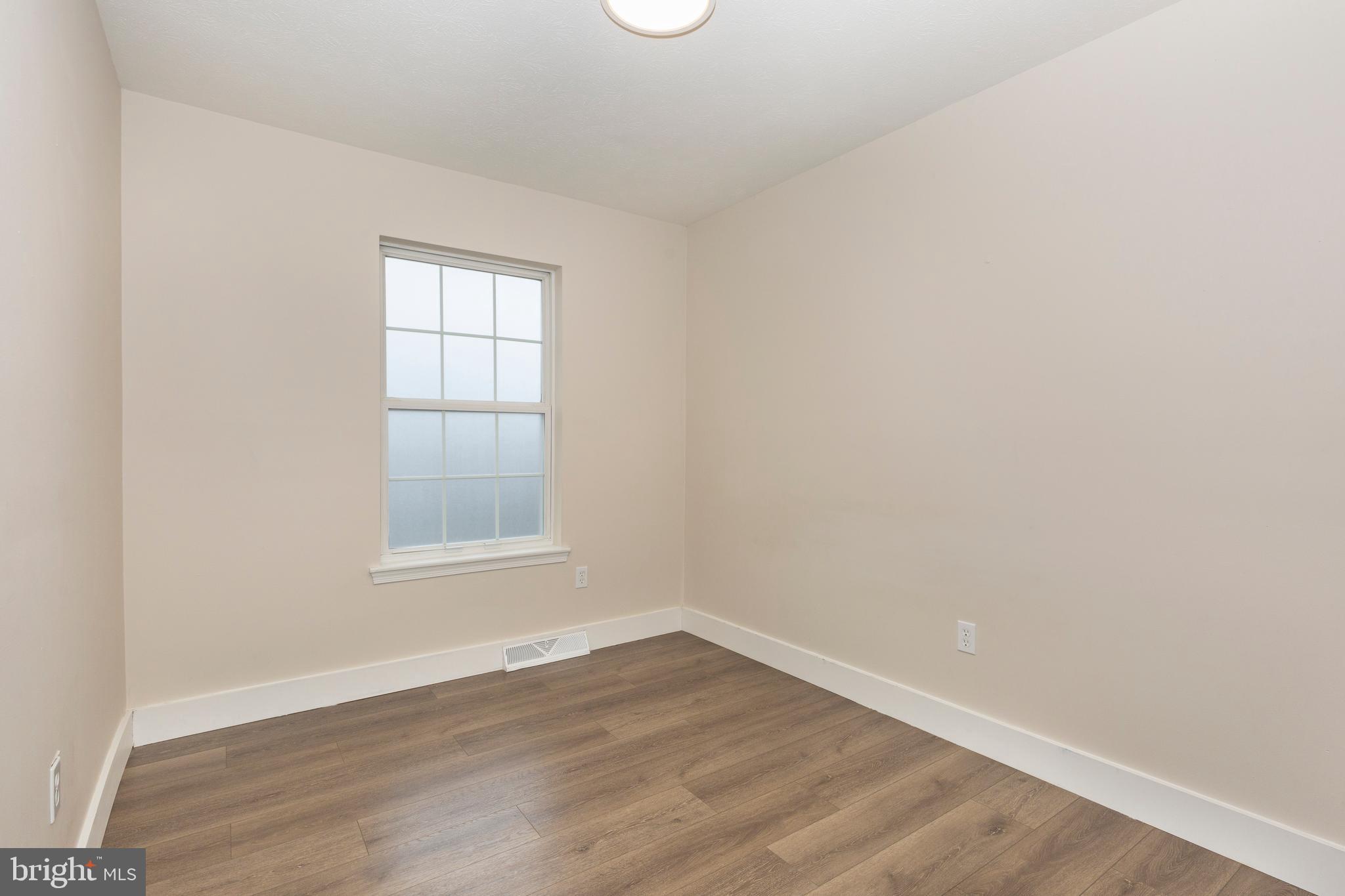 SMALL CROSSINGS - Residential