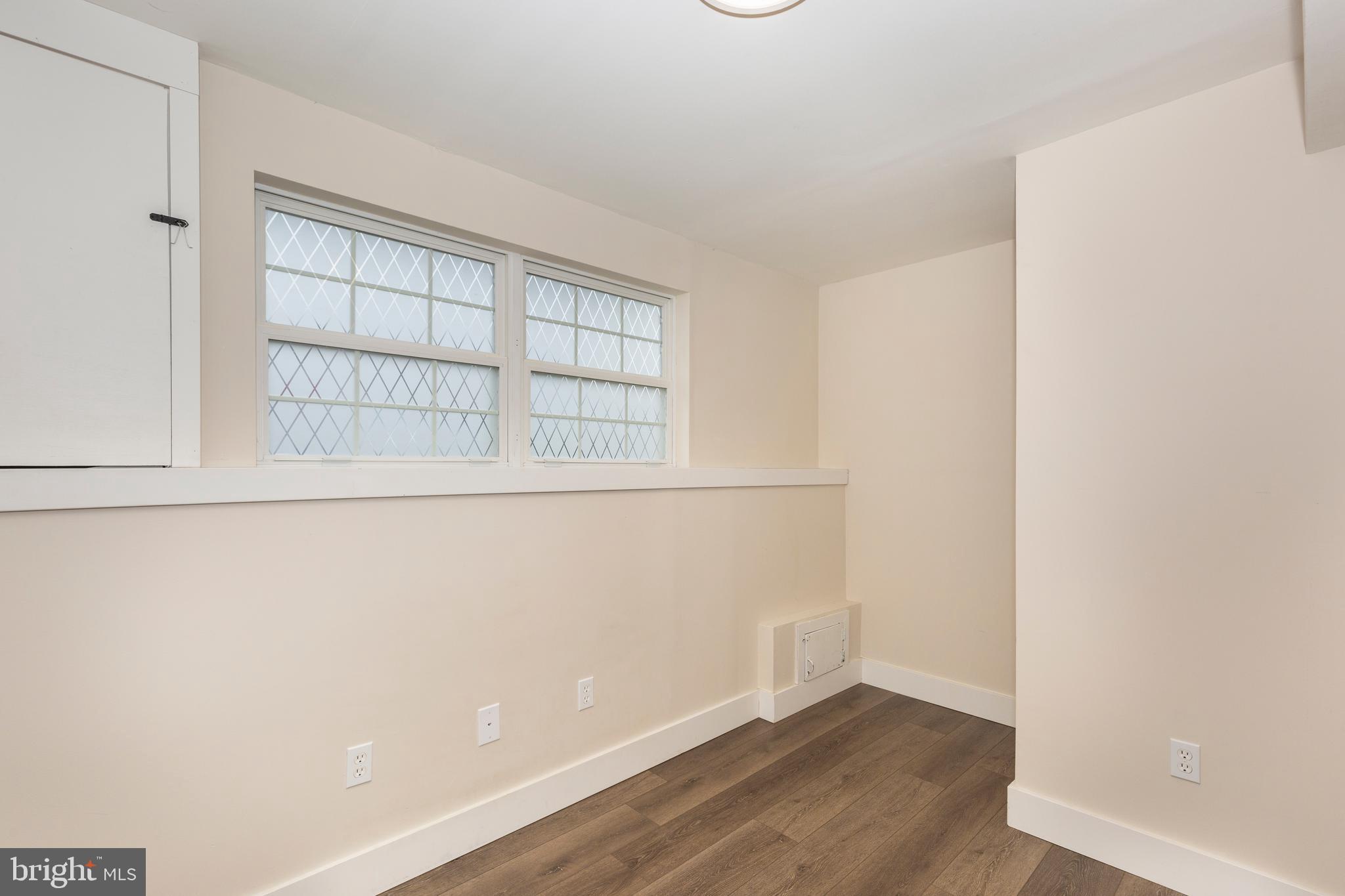 SMALL CROSSINGS - Residential