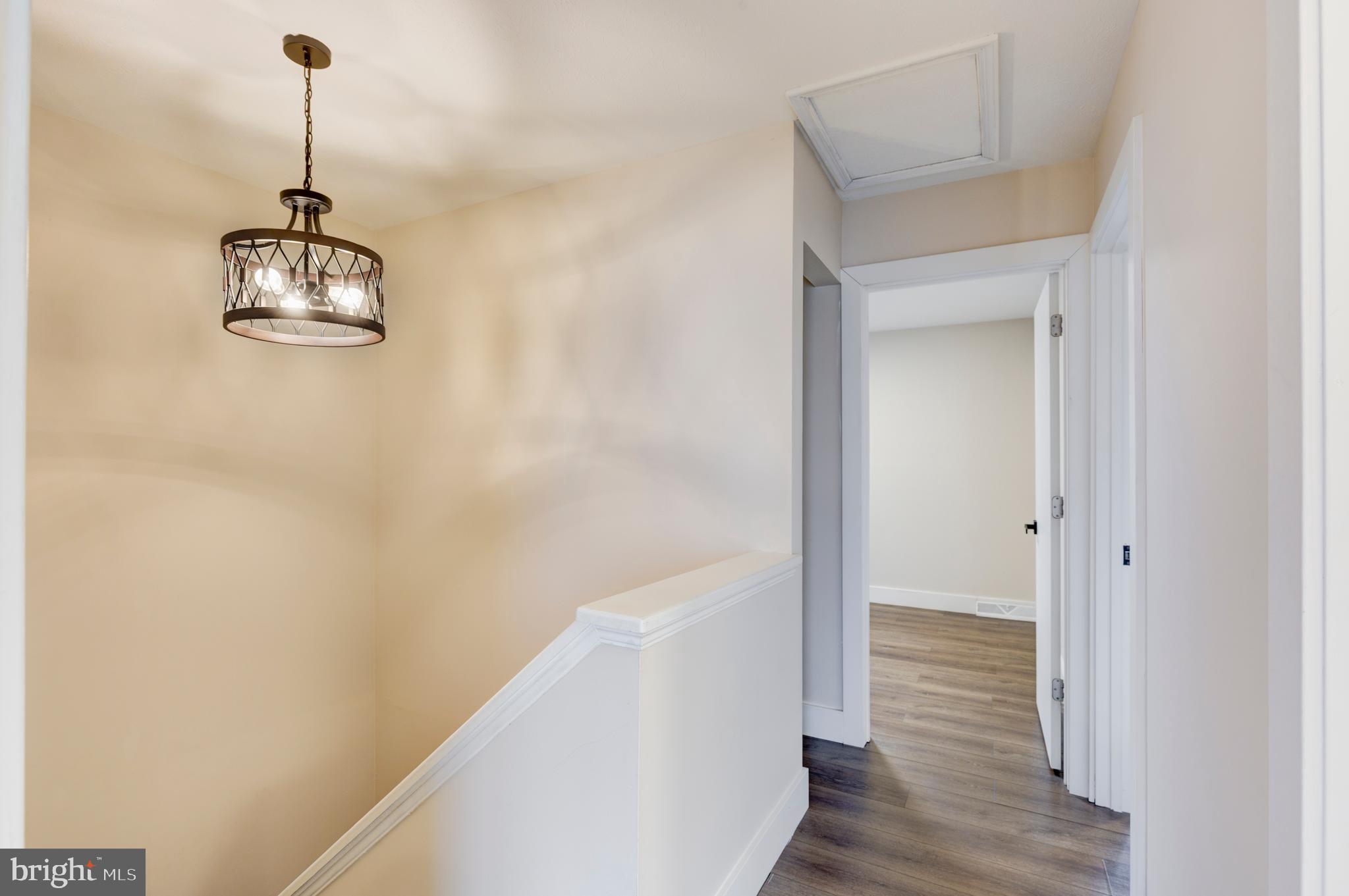 SMALL CROSSINGS - Residential