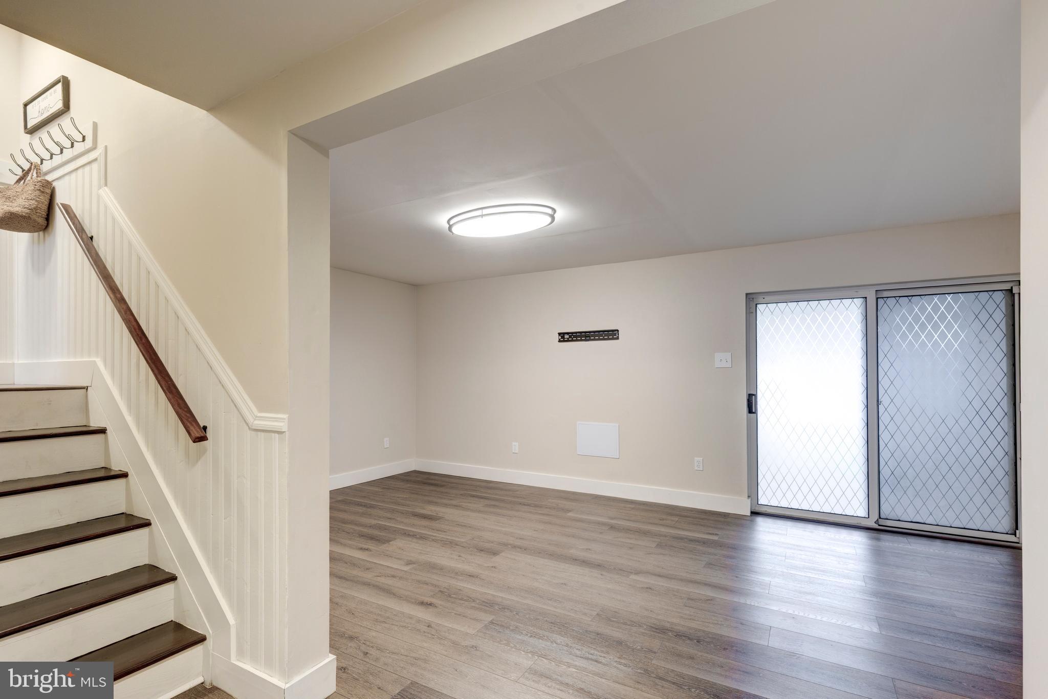 SMALL CROSSINGS - Residential