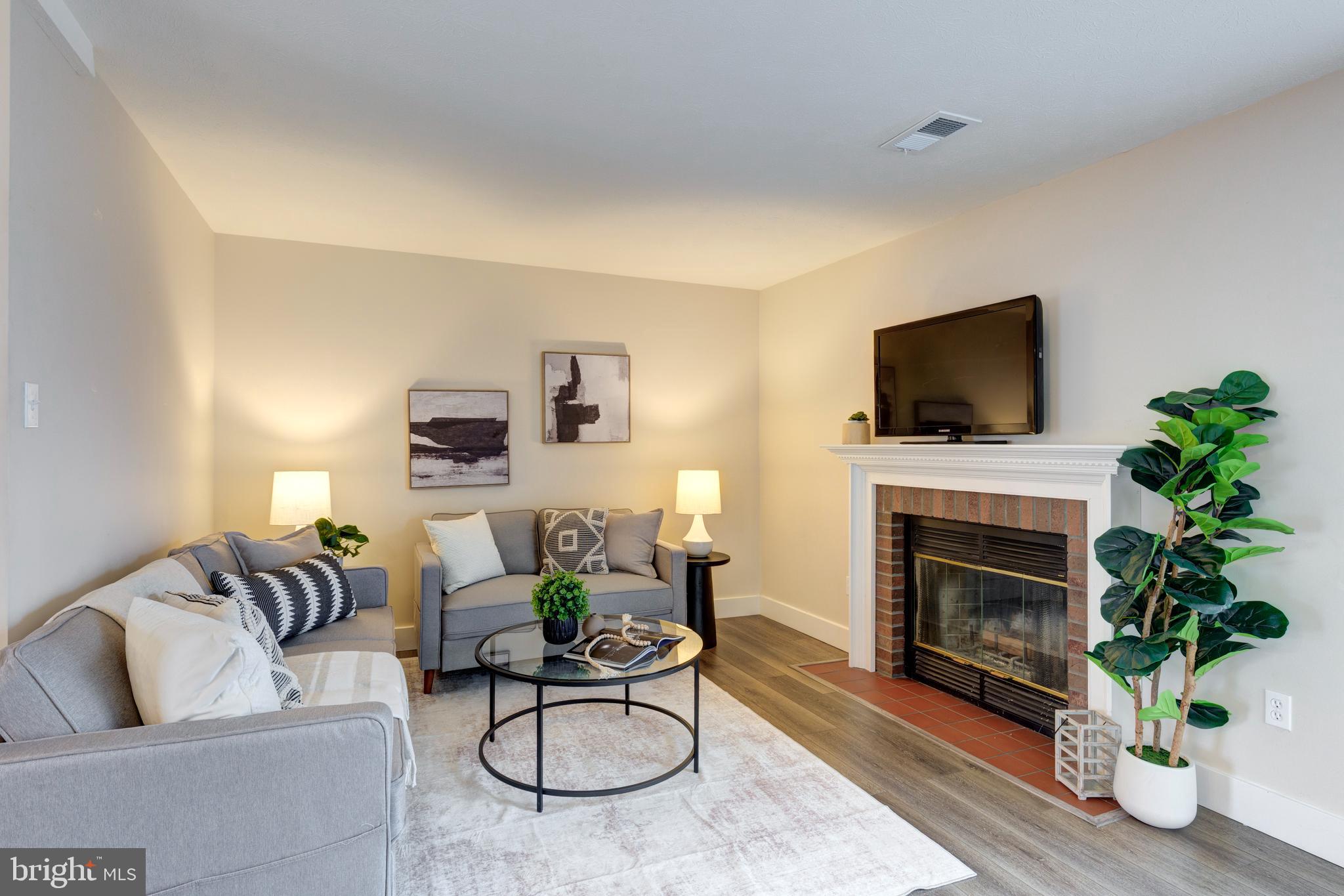 SMALL CROSSINGS - Residential