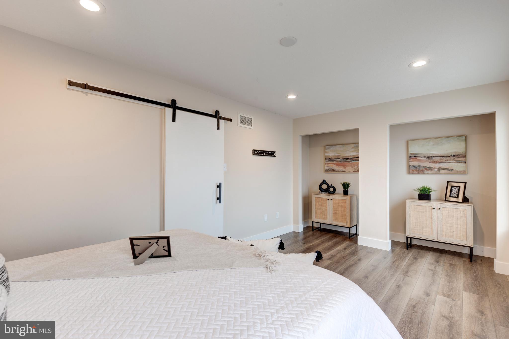 SMALL CROSSINGS - Residential