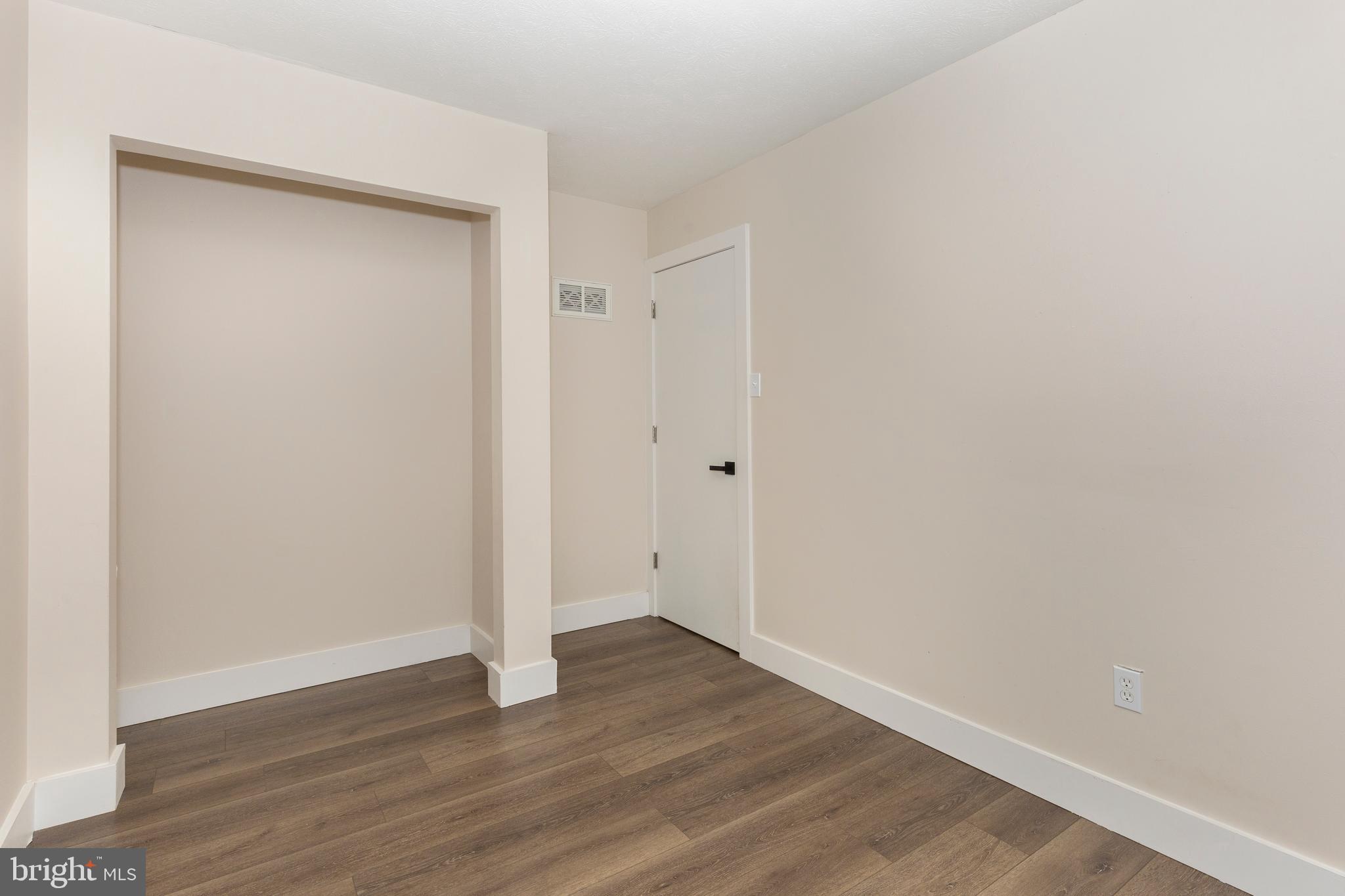 SMALL CROSSINGS - Residential