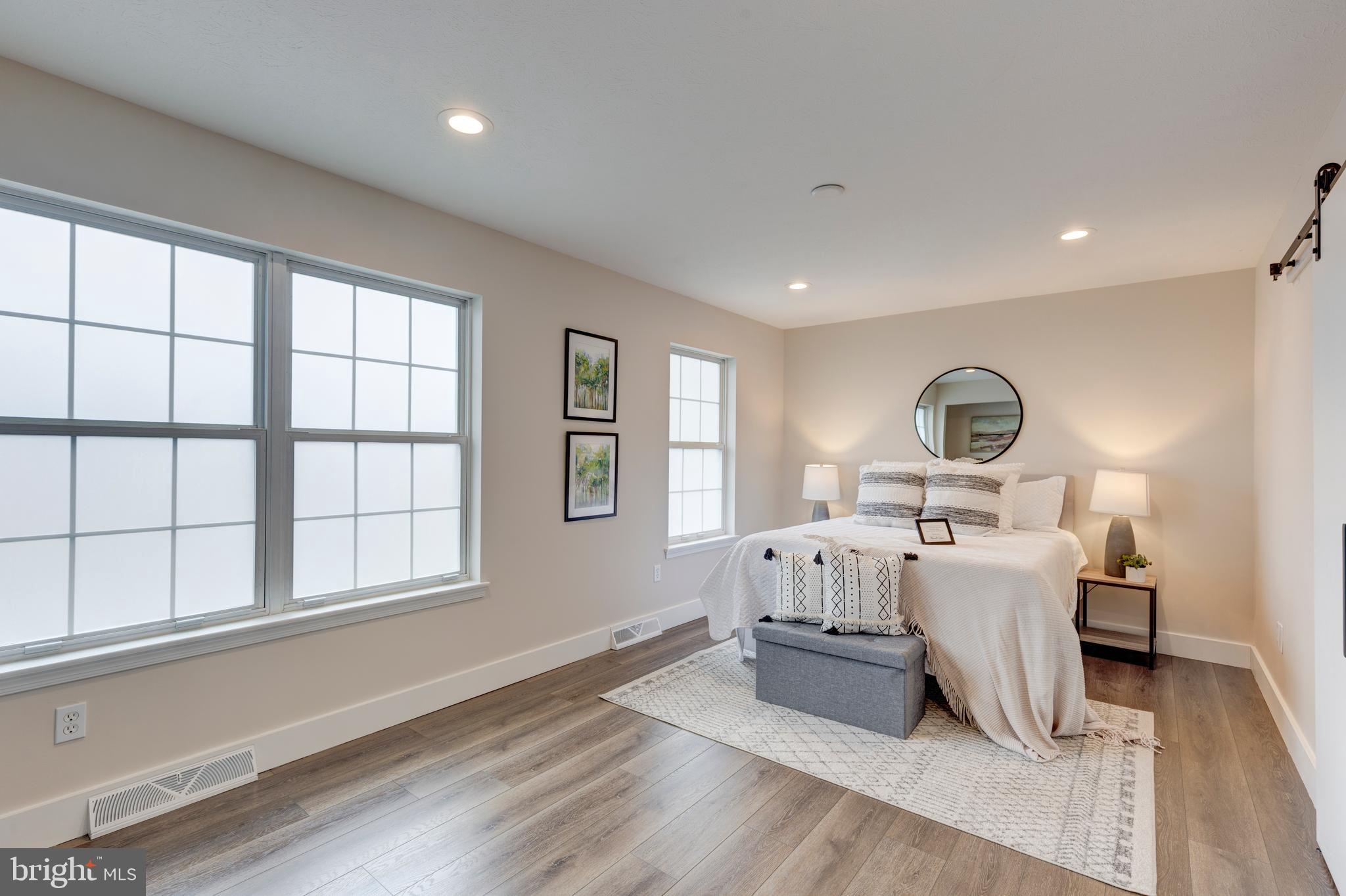 SMALL CROSSINGS - Residential