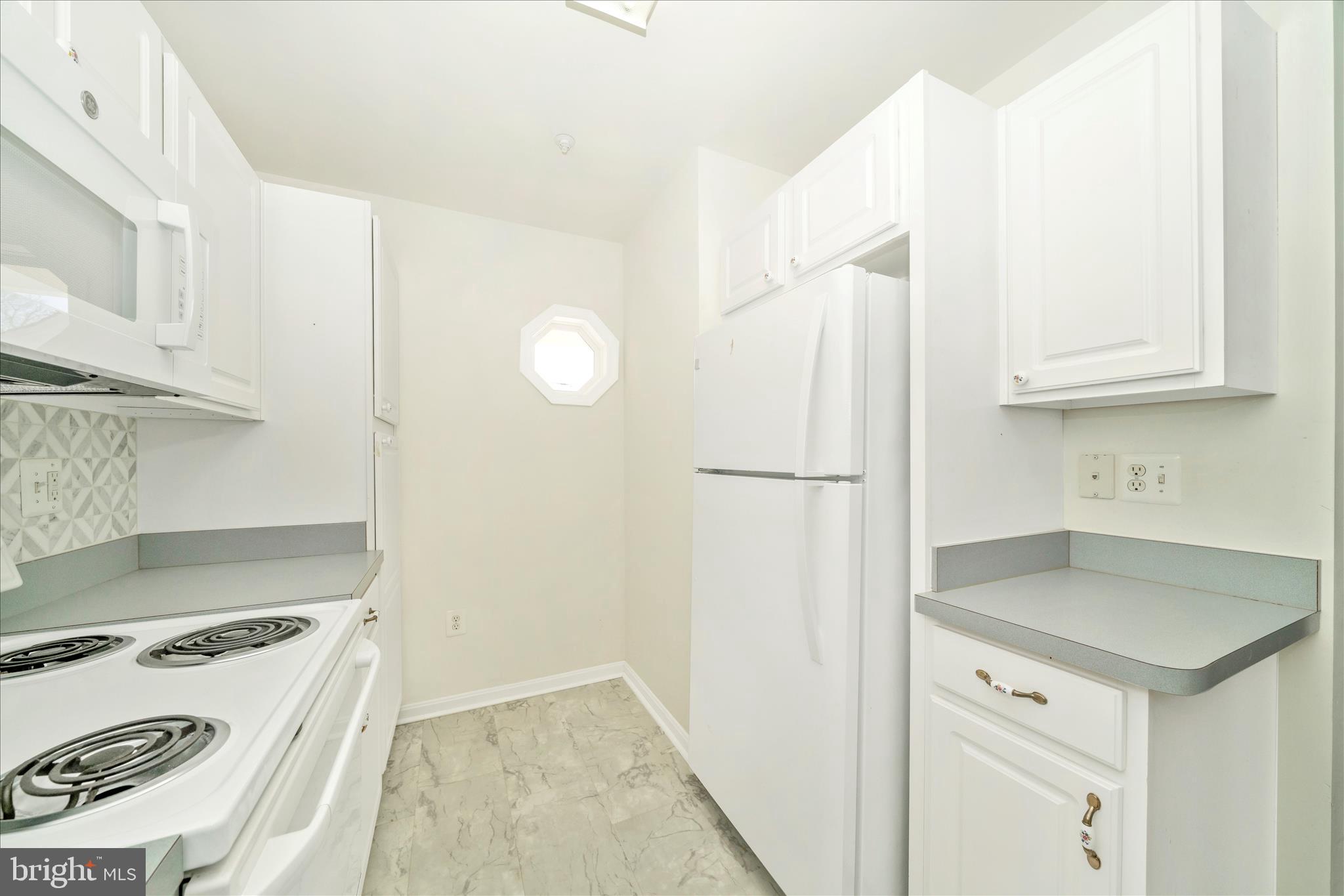 WINIFRED MANOR - Residential