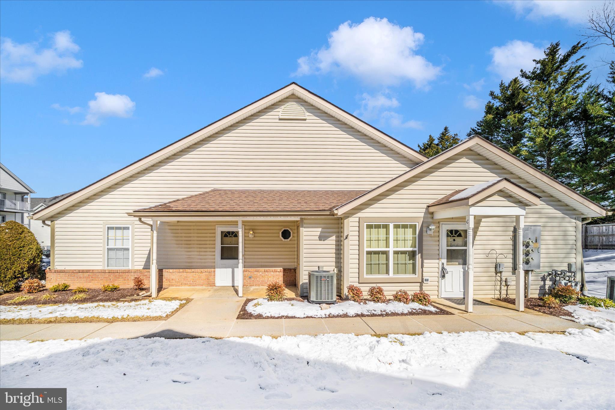 WINIFRED MANOR - Residential