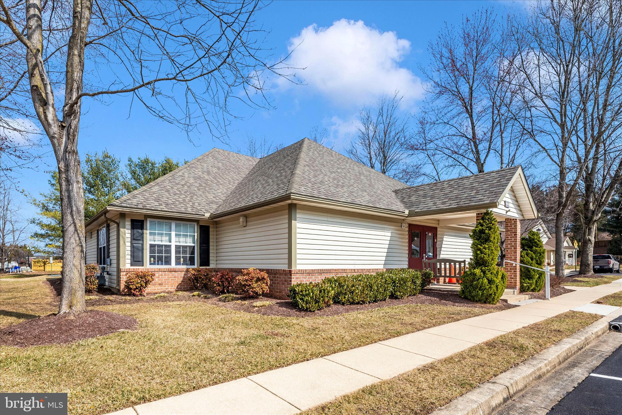 WINIFRED MANOR - Residential