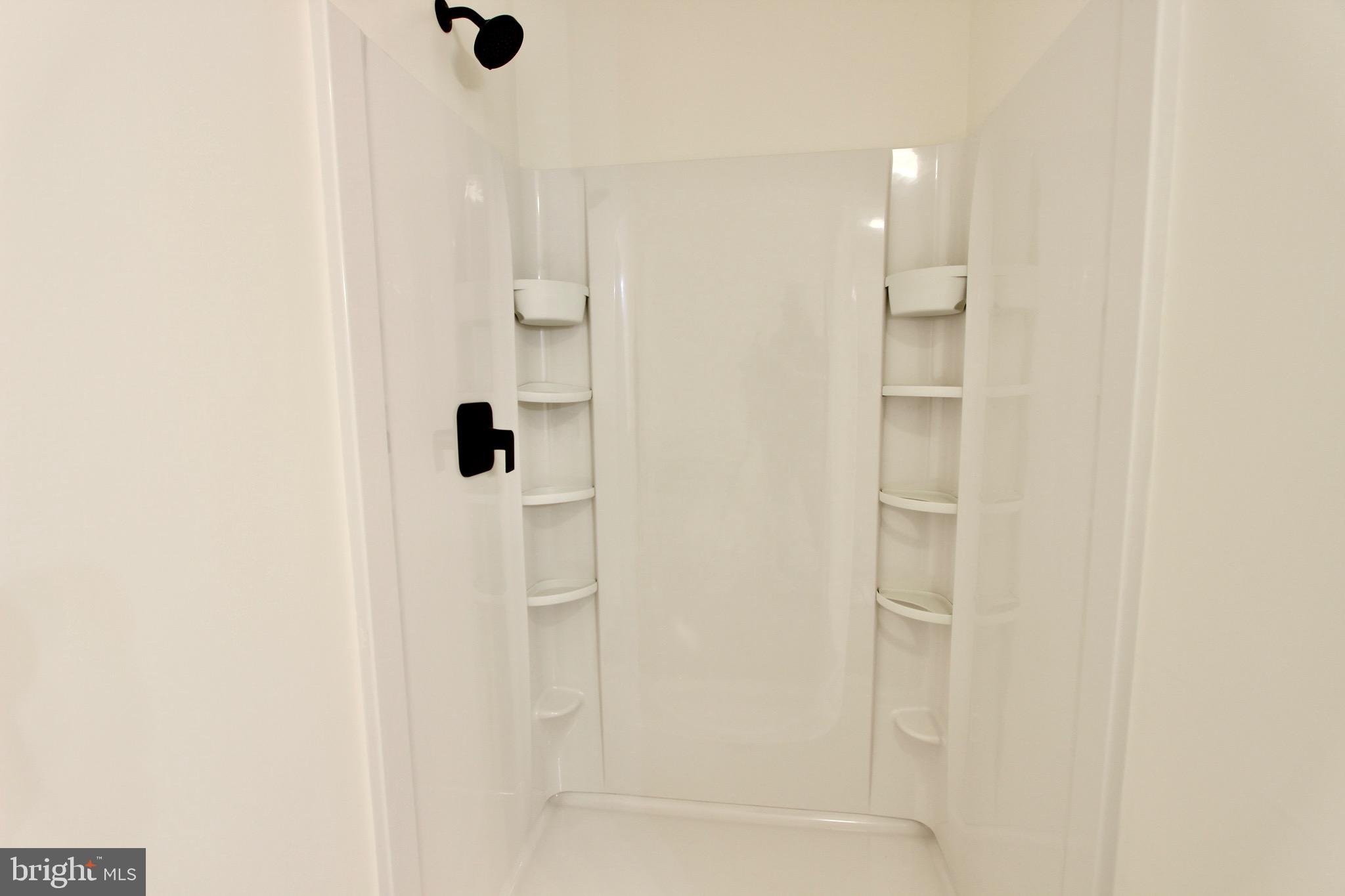 KINGSTOWNE MANOR - Residential