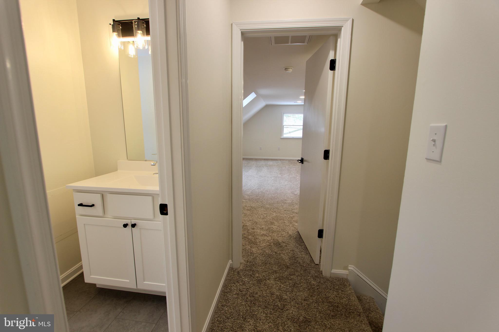 KINGSTOWNE MANOR - Residential