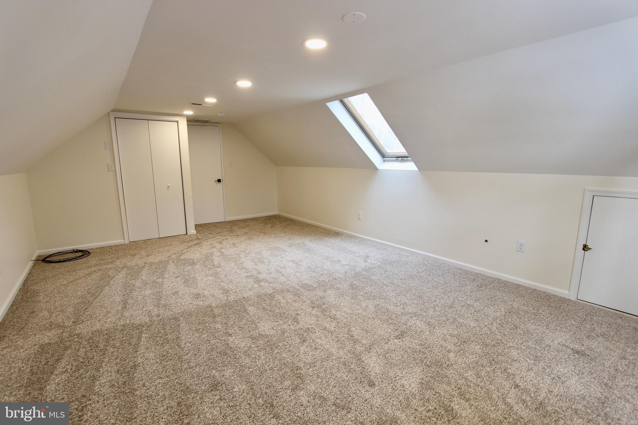 KINGSTOWNE MANOR - Residential