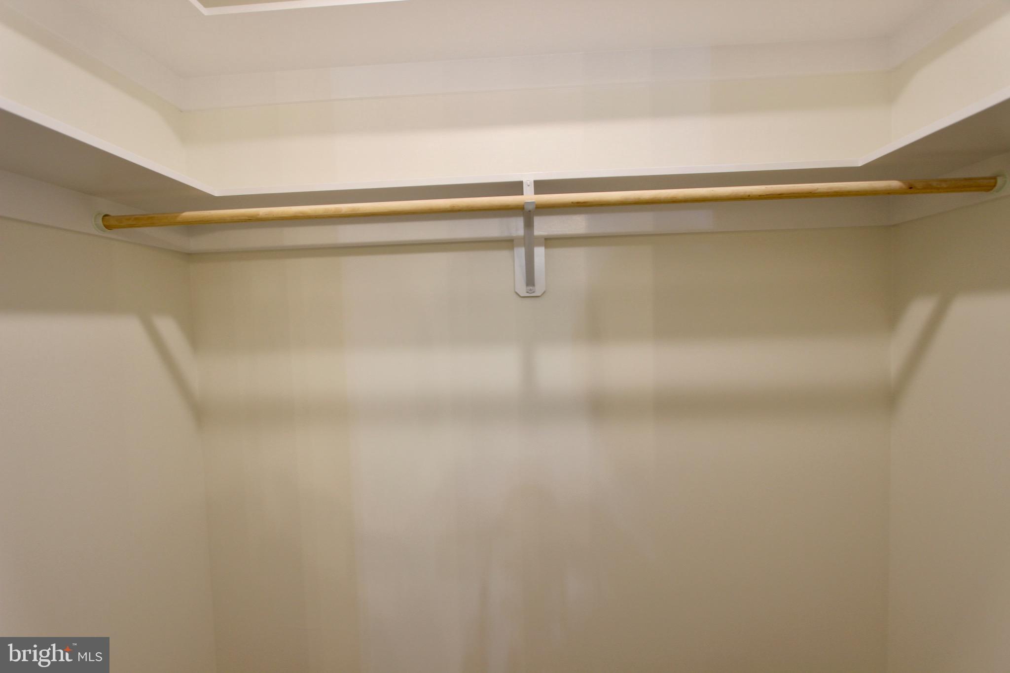 KINGSTOWNE MANOR - Residential