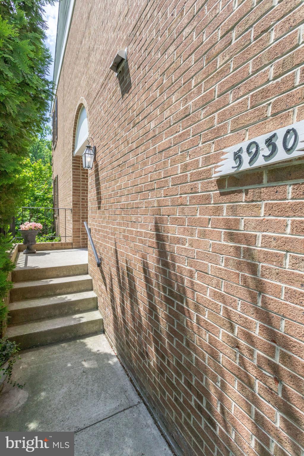 RUNNYMEADE - Residential