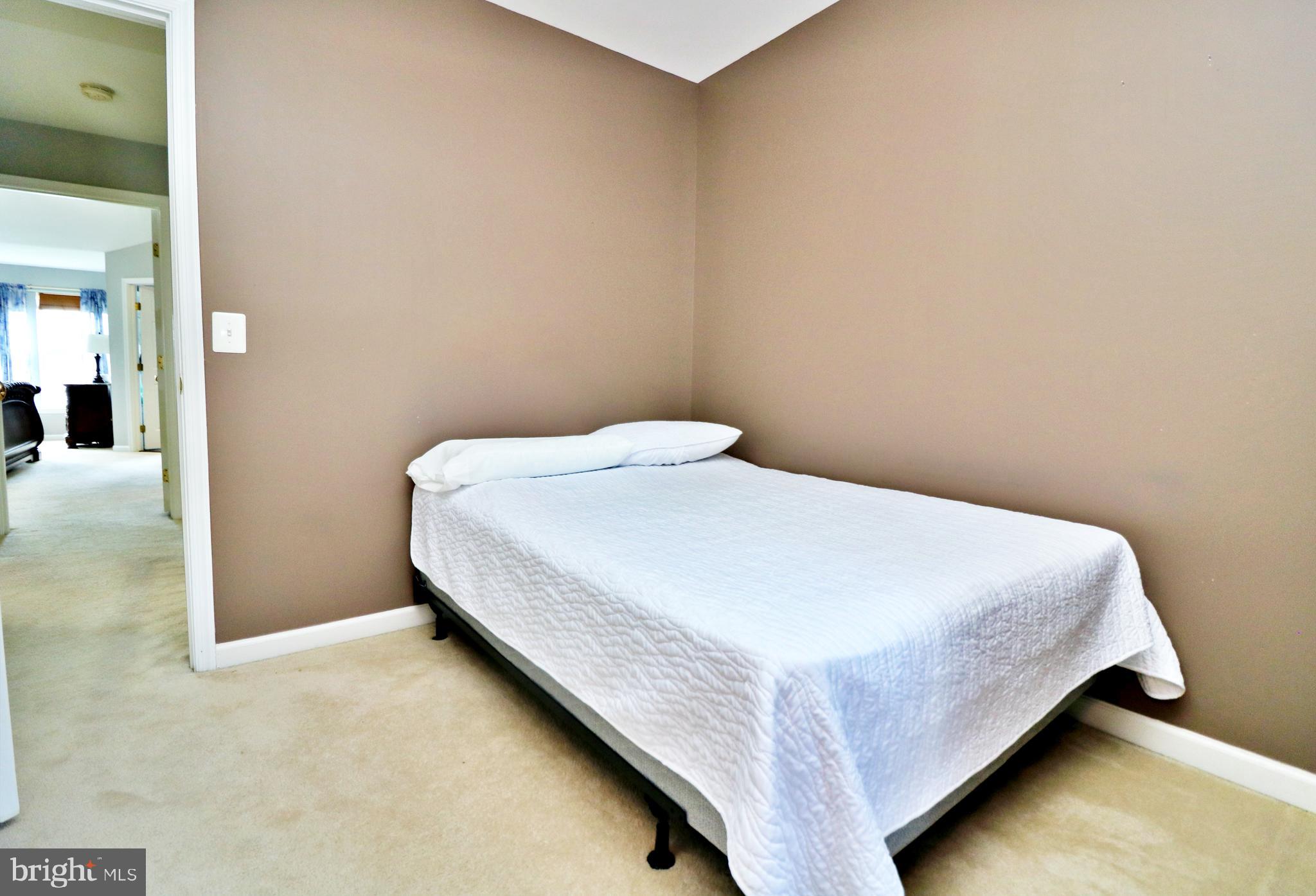 LAKELAND PLACE - Residential