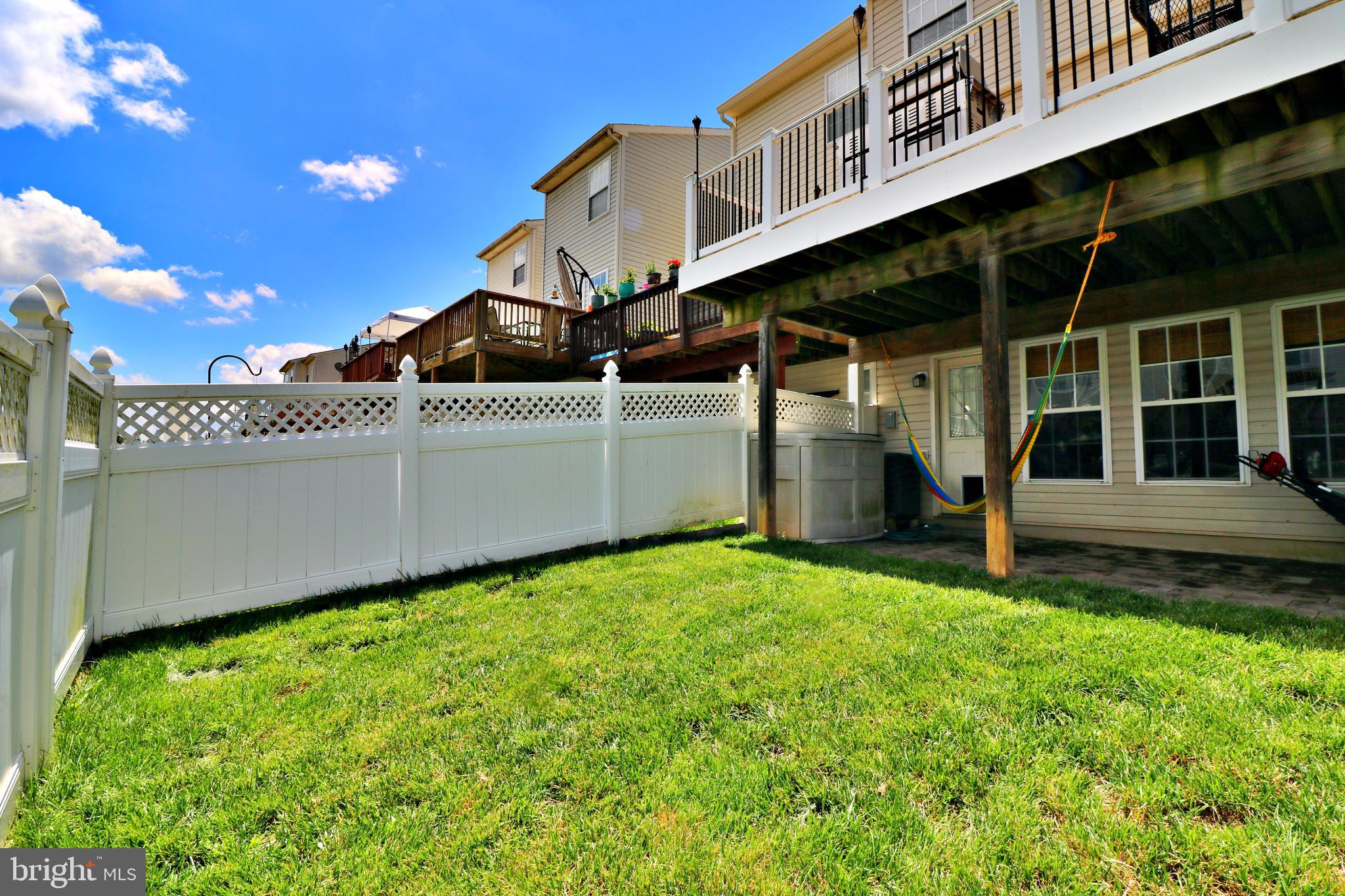 LAKELAND PLACE - Residential