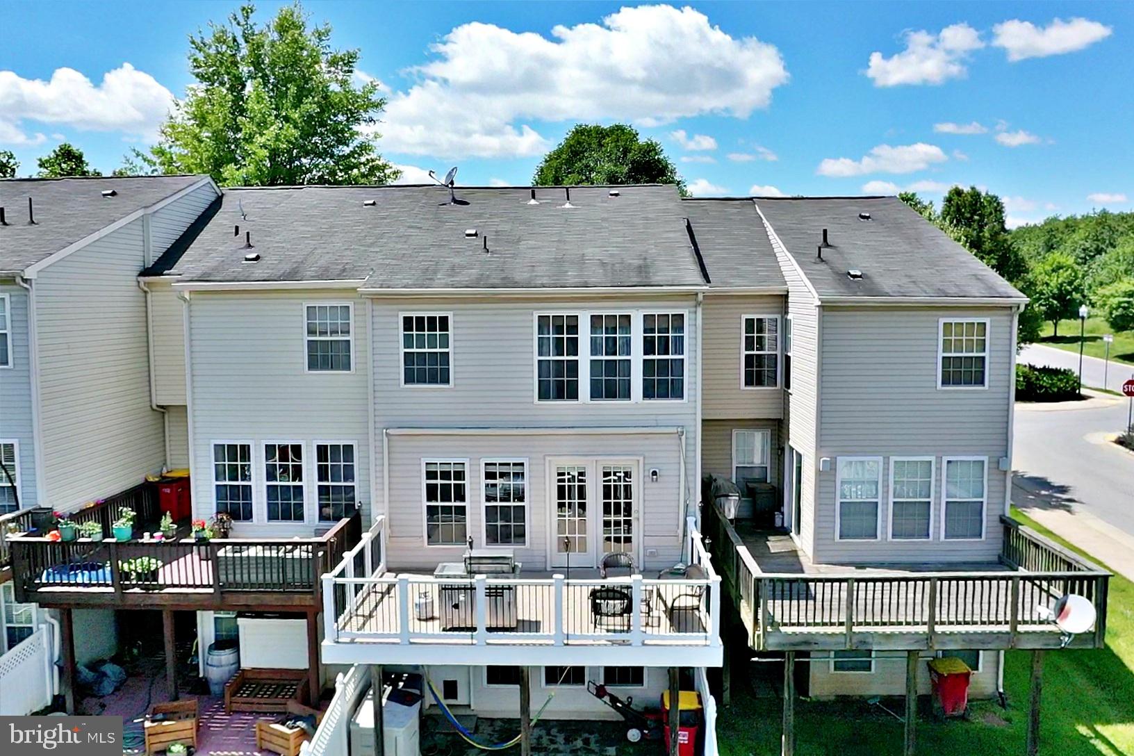 LAKELAND PLACE - Residential