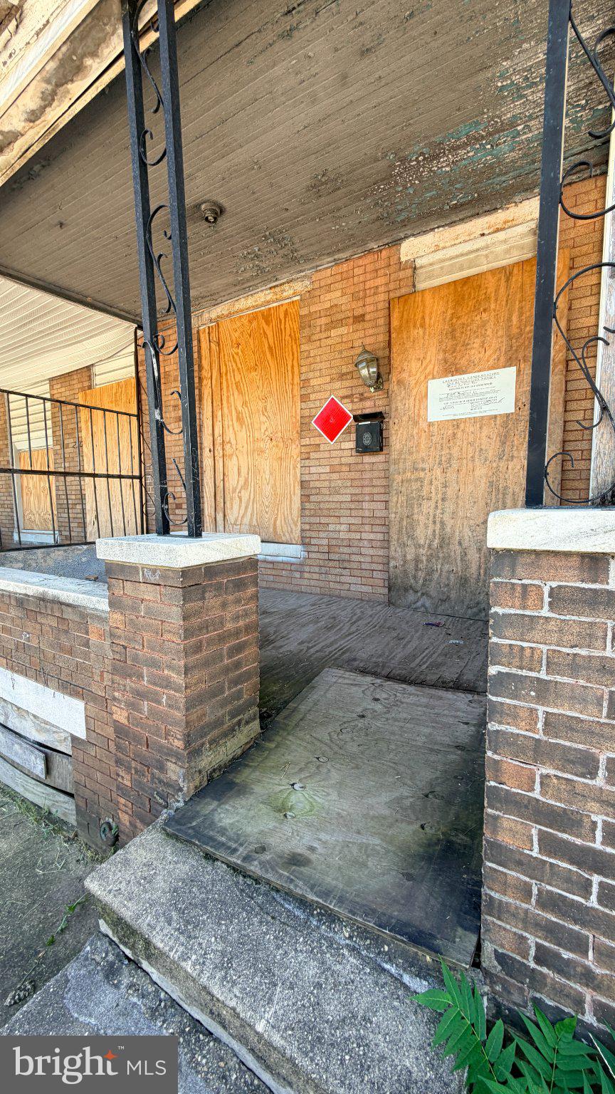 2105 SINCLAIR LANE