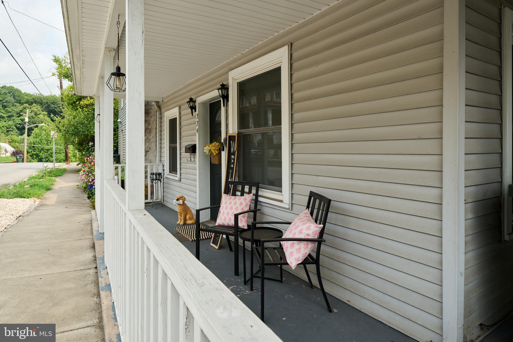 374 REYNOLDS AVENUE