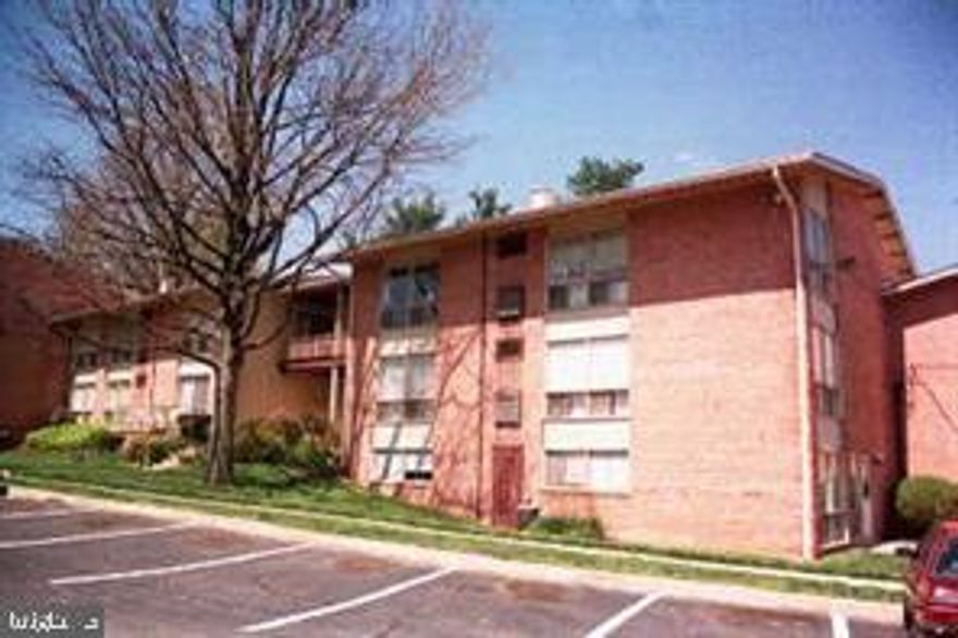 ***EASY TO ACCESS TO I-495/I-66/RT.50/RT.29  & INOVA  HOSPITAL, SHOPPING, DINING...ETC ***GREAT LOCATION!!! *** 2BR + 1 BATH  ***  L-A-R-G-E BALCONY (Great view ---Large balcony facing the courtyard)***INVESTORS SPECIAL & SOLD-AS-IS  & QUICK CLOSING PREFERRED ******CASH BUYER OR CONVENTIONAL  FINANCING ONLY!!!*****MCLEAN HS(PLEASE REVERIFY FX COUNTY SCHOOL BOUNDARY WEBSITE!) ***GREAT PARKING SPACES!