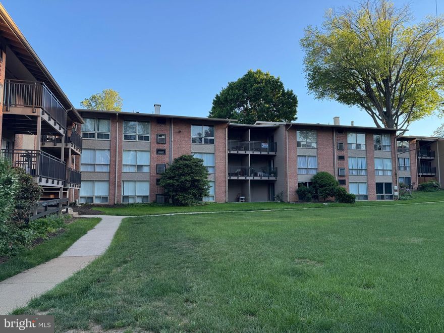 ***EASY TO ACCESS TO I-495/I-66/RT.50/RT.29  & INOVA  HOSPITAL, SHOPPING, DINING...ETC ***GREAT LOCATION!!! *** 2BR + 1 BATH  ***  L-A-R-G-E BALCONY (Great view ---Large balcony facing the courtyard)***INVESTORS SPECIAL & SOLD-AS-IS  & QUICK CLOSING PREFERRED ******CASH BUYER OR CONVENTIONAL  FINANCING ONLY!!!*****MCLEAN HS(PLEASE REVERIFY FX COUNTY SCHOOL BOUNDARY WEBSITE!) ***GREAT PARKING SPACES! **** CONDO FEE INCLUDED (WATER & GAS) ***Other home sold(7314 Rt.9 #103 sold $285000/7370 Rt.29 #204 sold$269,900/Much smaller unit other comin gsoon listing  listed $288,000)