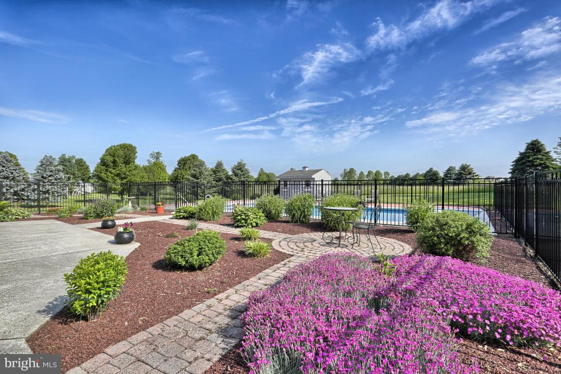 ROYAL OAKS - Residential