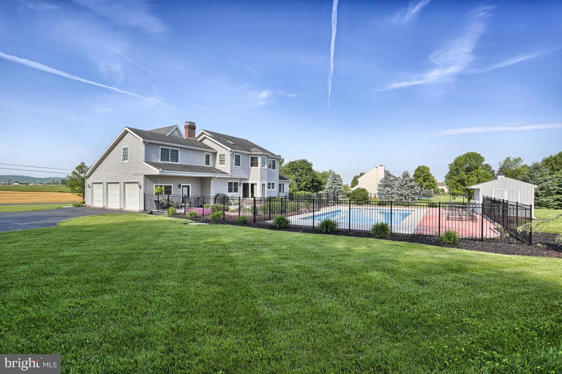 ROYAL OAKS - Residential
