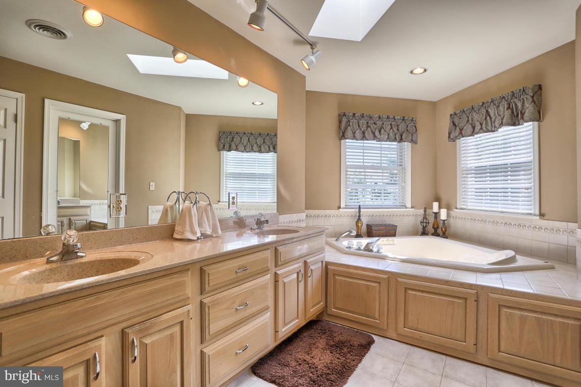 ROYAL OAKS - Residential