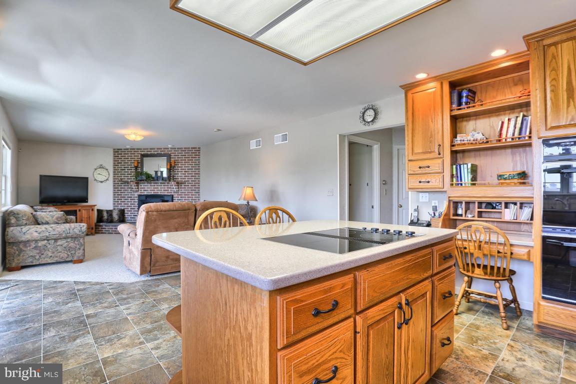ROYAL OAKS - Residential