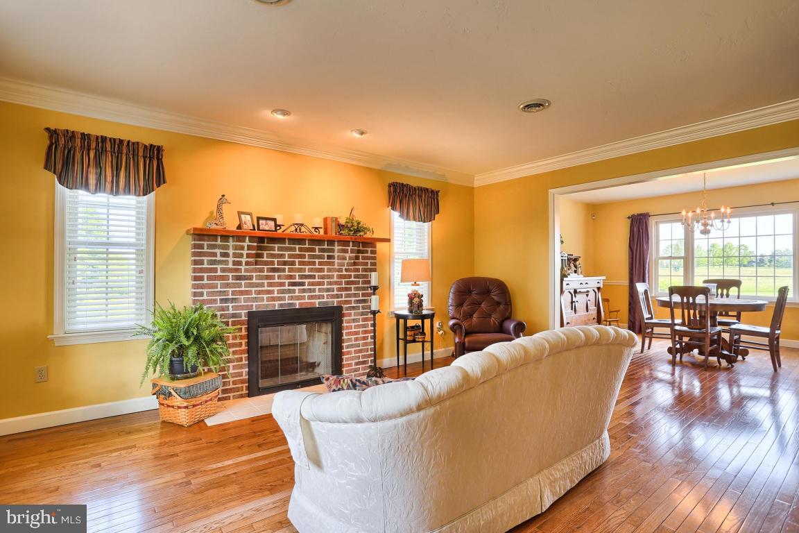 ROYAL OAKS - Residential