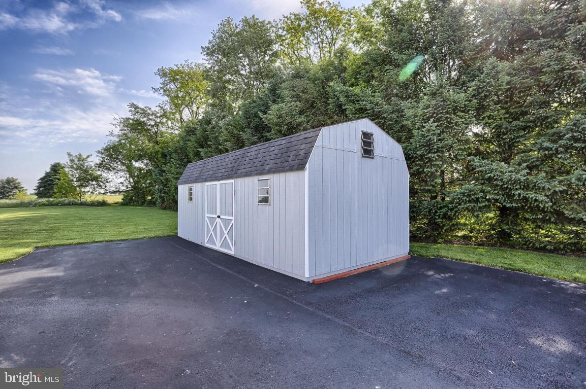 ROYAL OAKS - Residential