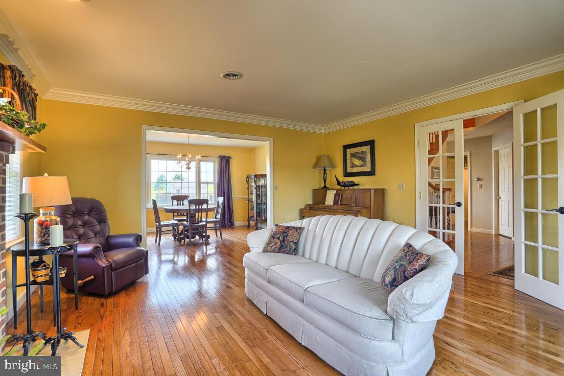 ROYAL OAKS - Residential