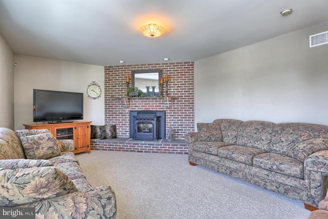 ROYAL OAKS - Residential