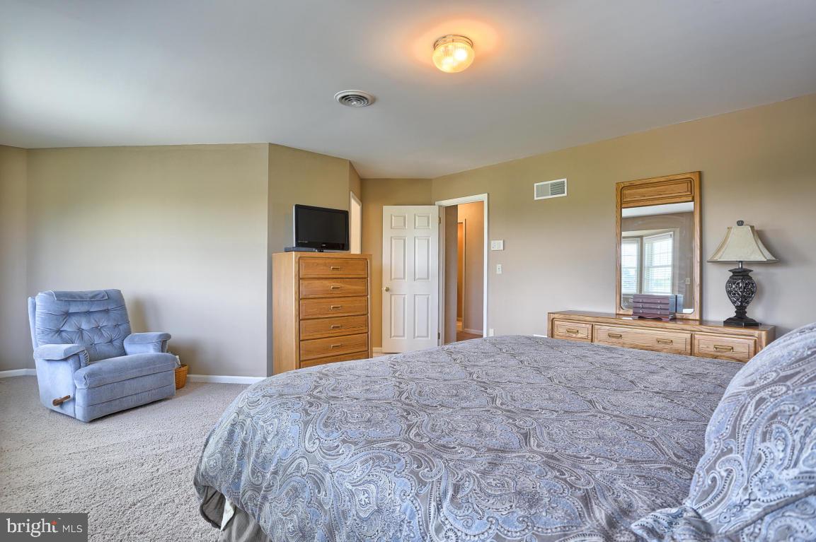 ROYAL OAKS - Residential
