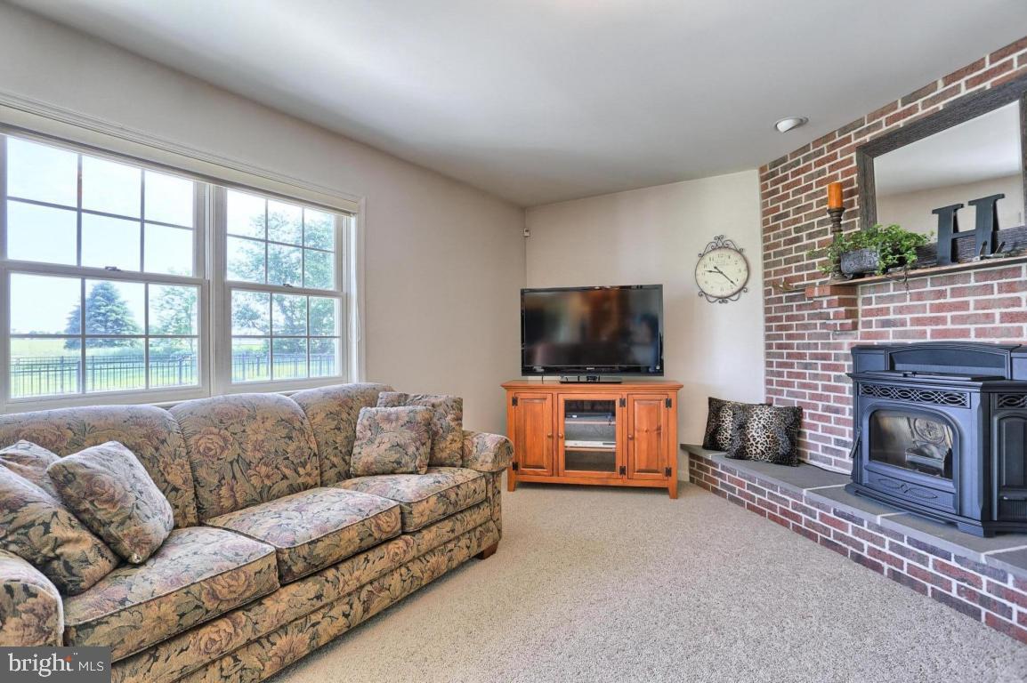 ROYAL OAKS - Residential