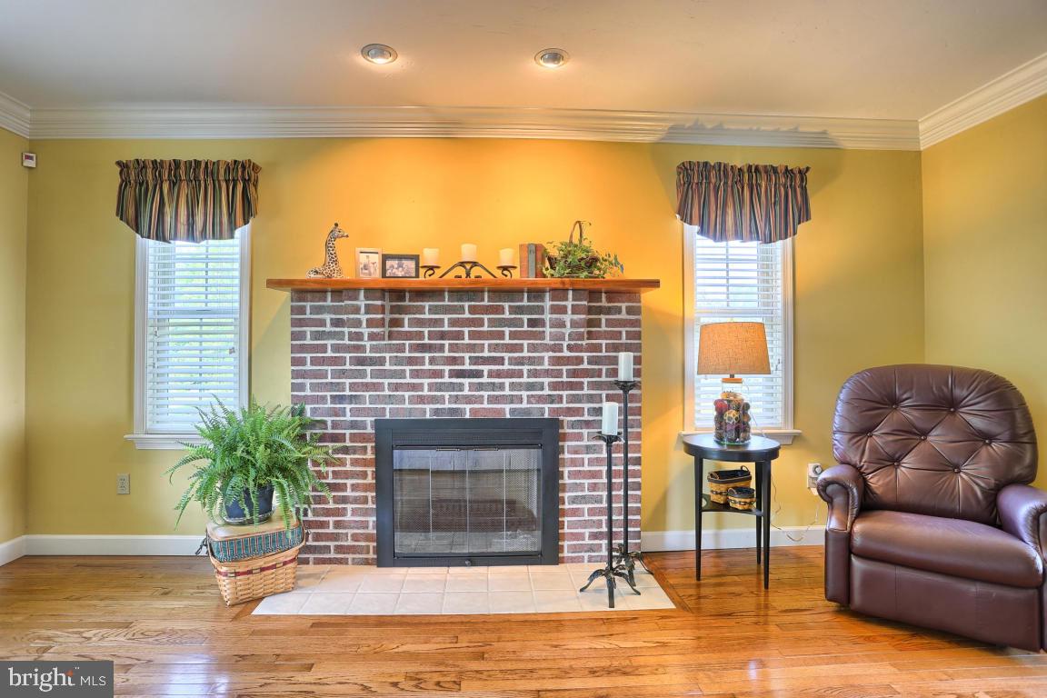 ROYAL OAKS - Residential