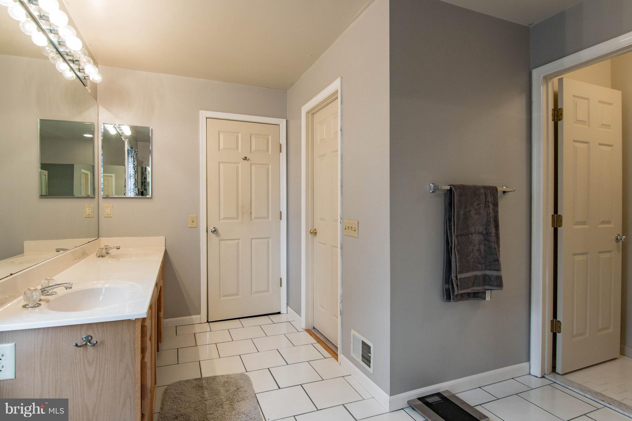 RUSSETT - Residential