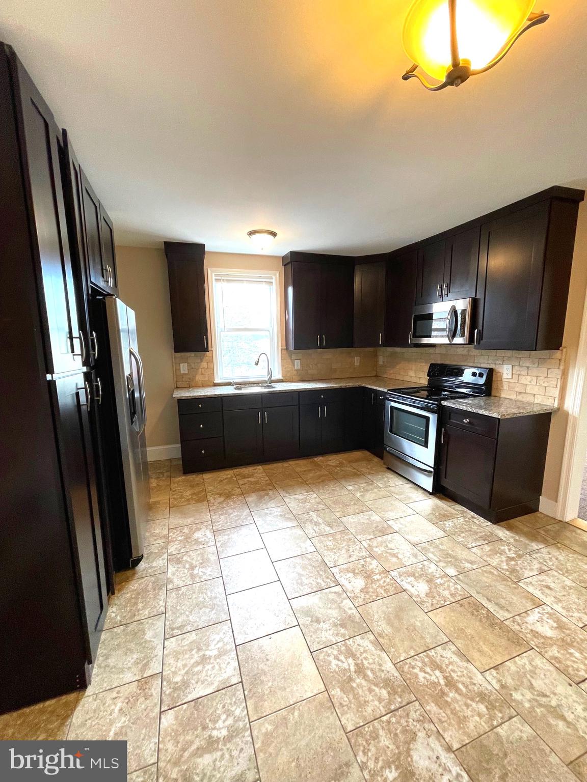 BRISTOL - Residential Lease