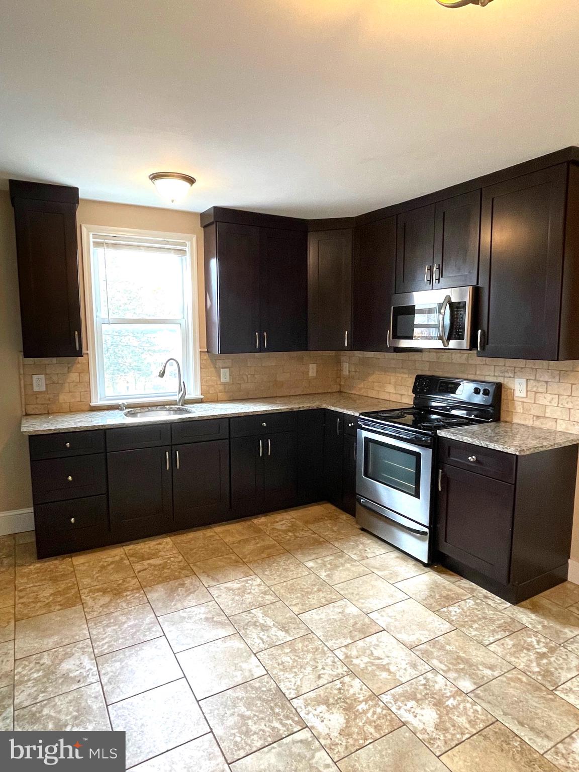 BRISTOL - Residential Lease