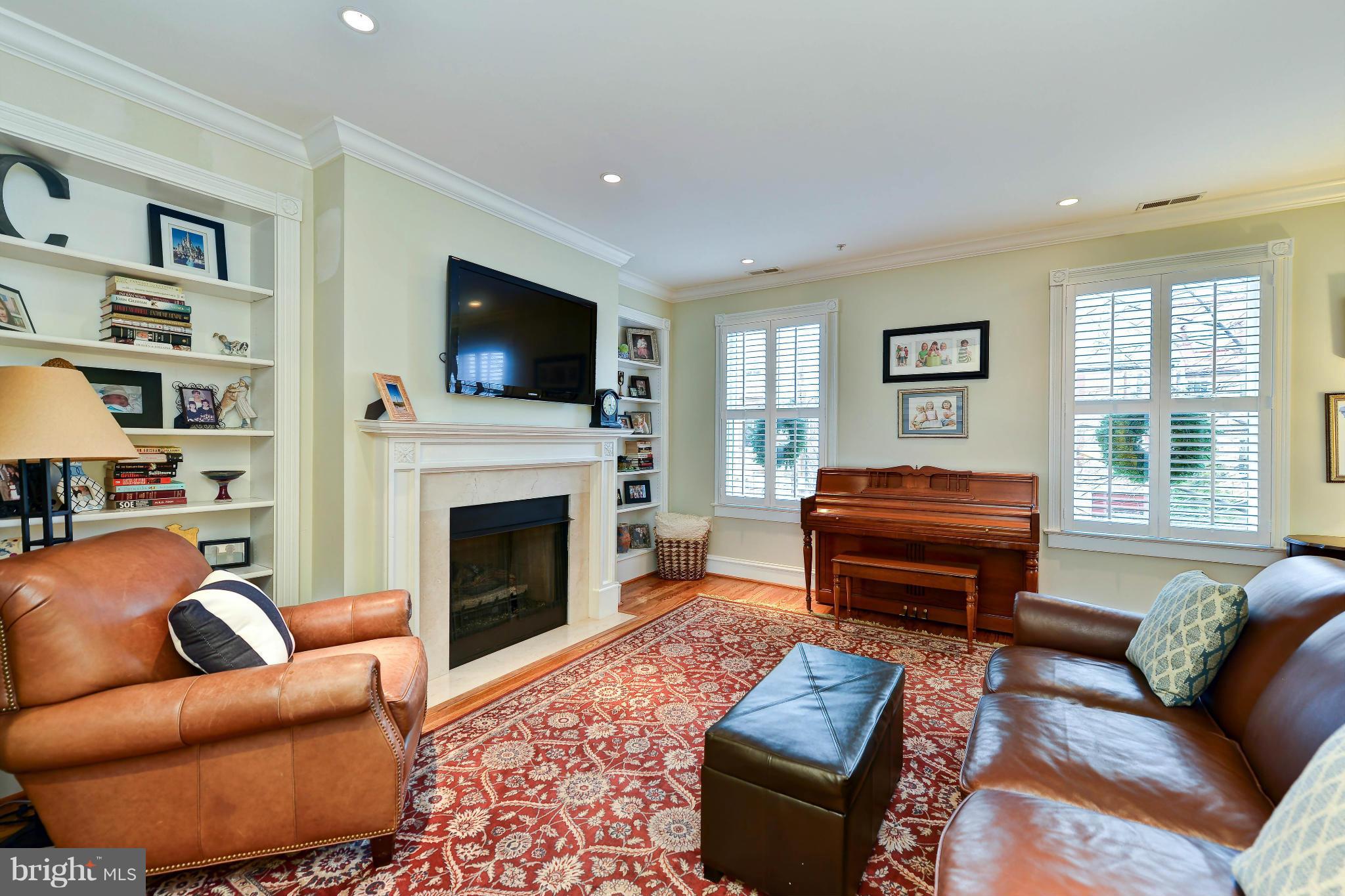 BACKYARD BOATS - Residential