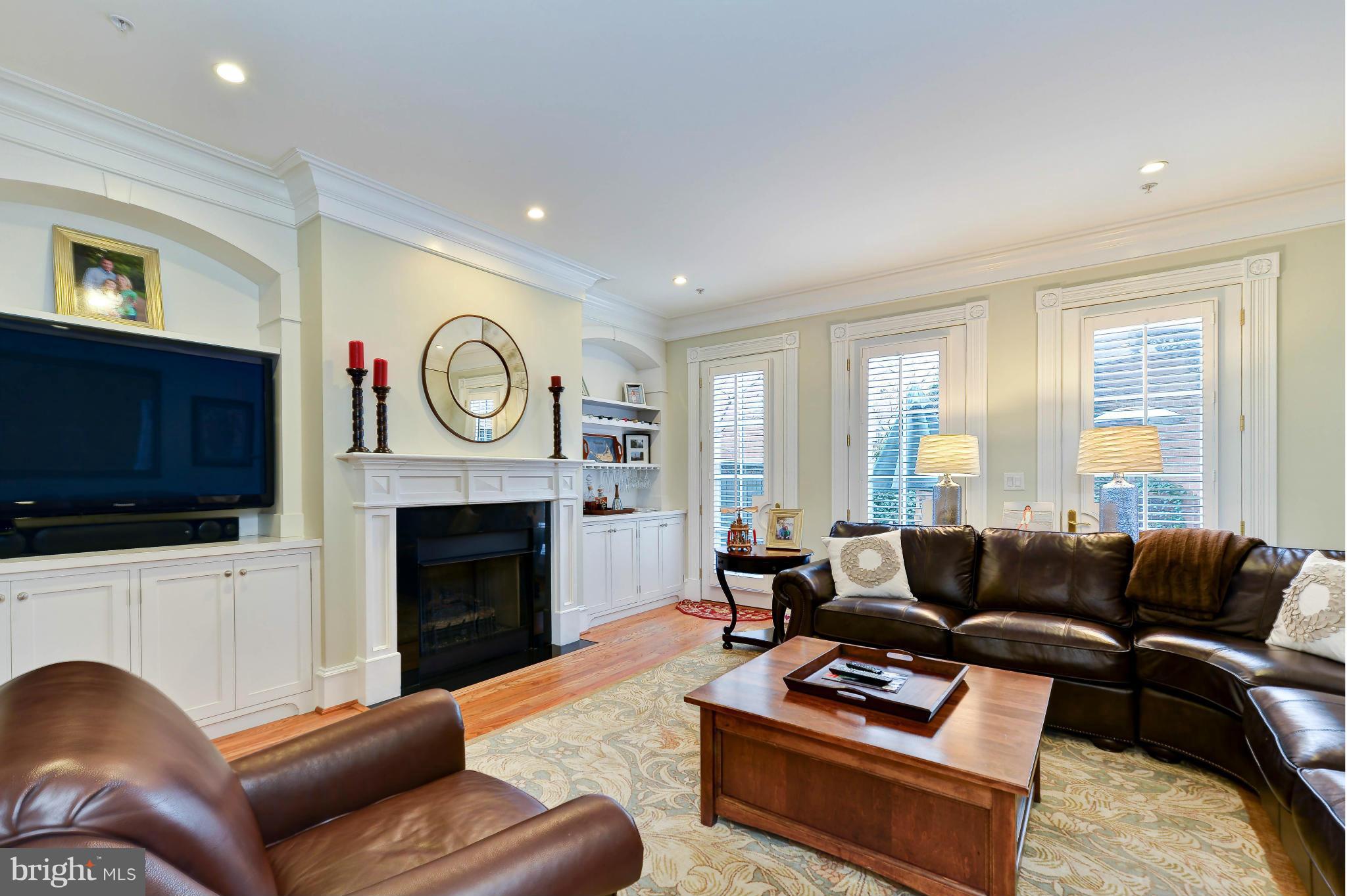 BACKYARD BOATS - Residential