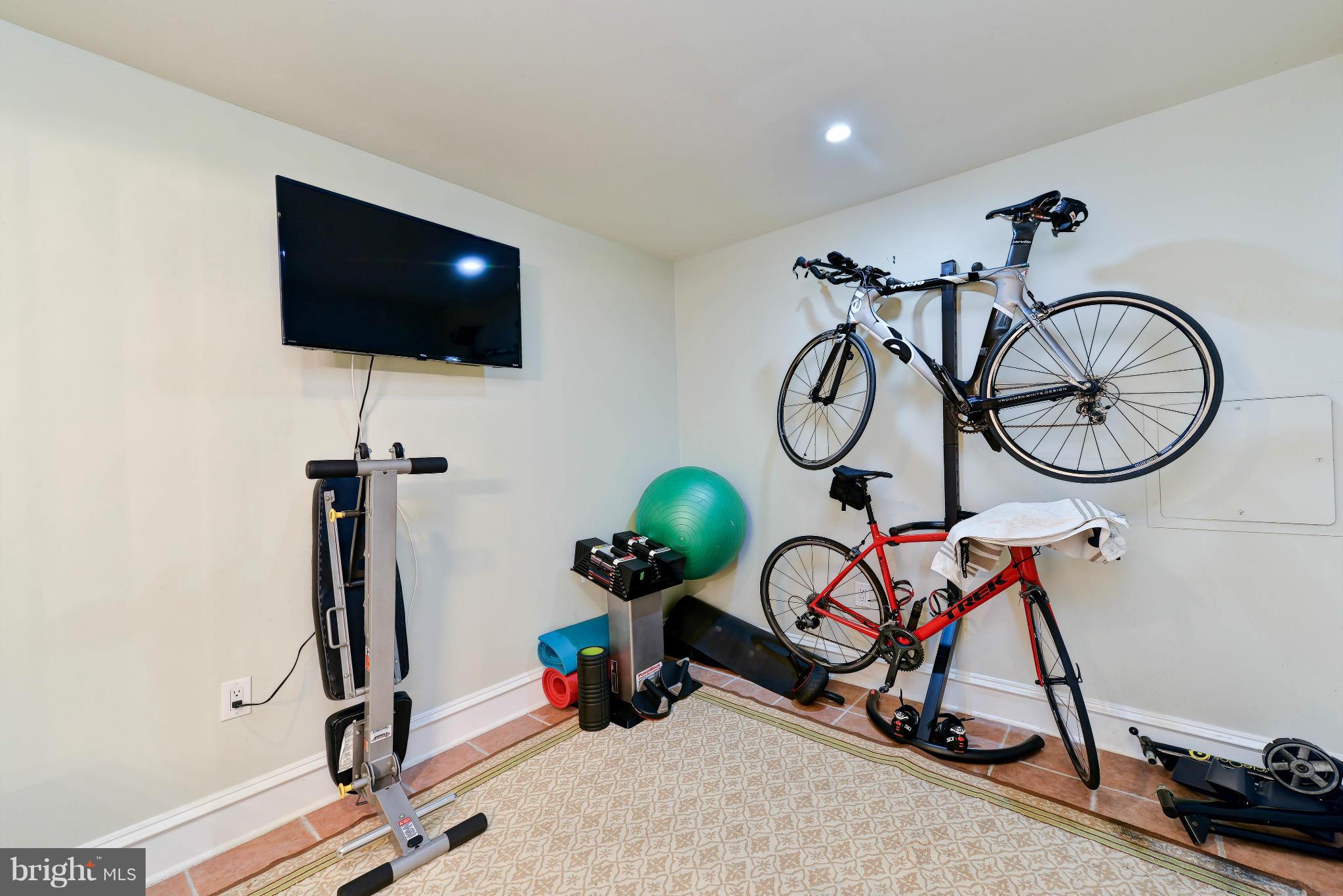 BACKYARD BOATS - Residential