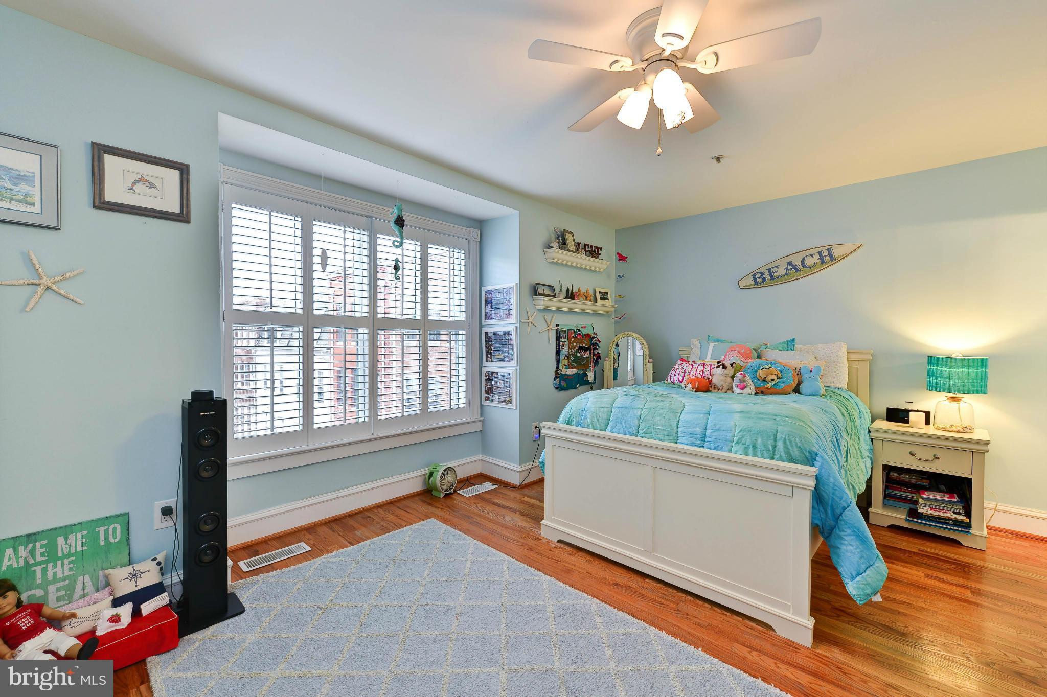 BACKYARD BOATS - Residential